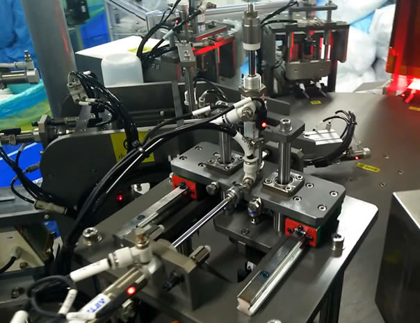 �ĳ�ĳ���＼�����޹�˾���Ӱ�װ��Ŀ